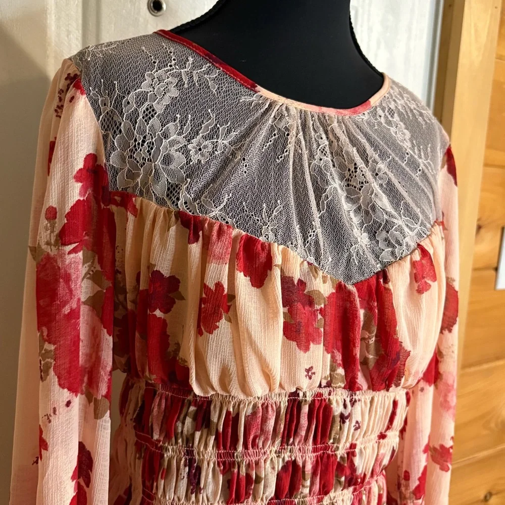 FREE PEOPLE Daphne PINK & RED Romantic FLORAL Lace SMOCKED Ruched BLOUSE Large